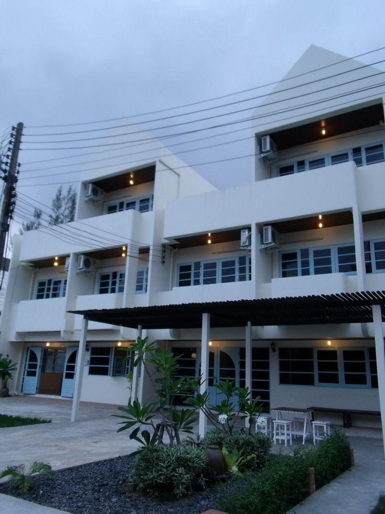Albatross Guesthouse @ Thungwualaen Beach Pathiu Exterior foto