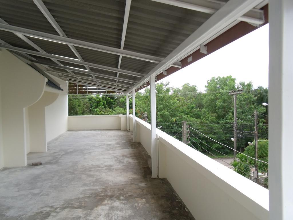 Albatross Guesthouse @ Thungwualaen Beach Pathiu Exterior foto