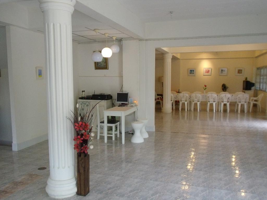Albatross Guesthouse @ Thungwualaen Beach Pathiu Exterior foto